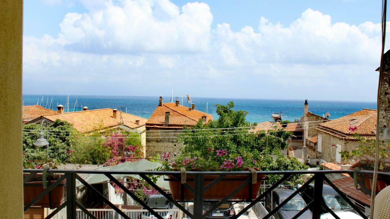 דירות By The Sea In סקאריו מראה חיצוני תמונה